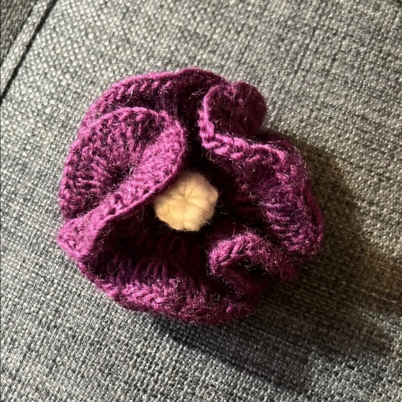 Purple Knit Flower Brooch - Picture 3 of 9